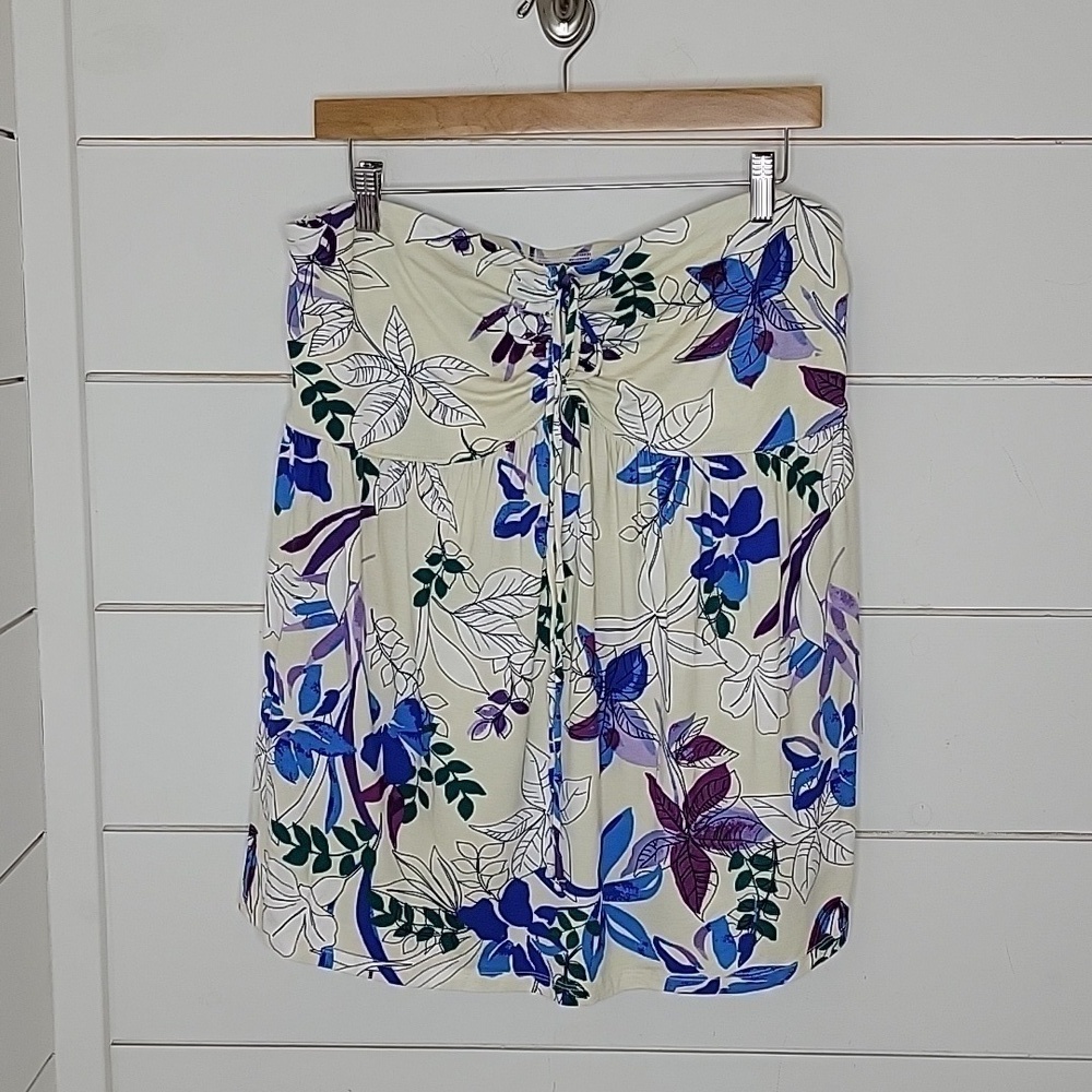 NWOT Isabel maternity large floral sleeveless top with "string" bow adornment